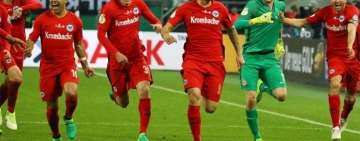 Άιντραχτ Φρανκφουρτης-Κολωνία (21:30) ΓΕΡΜΑΝΙΑ