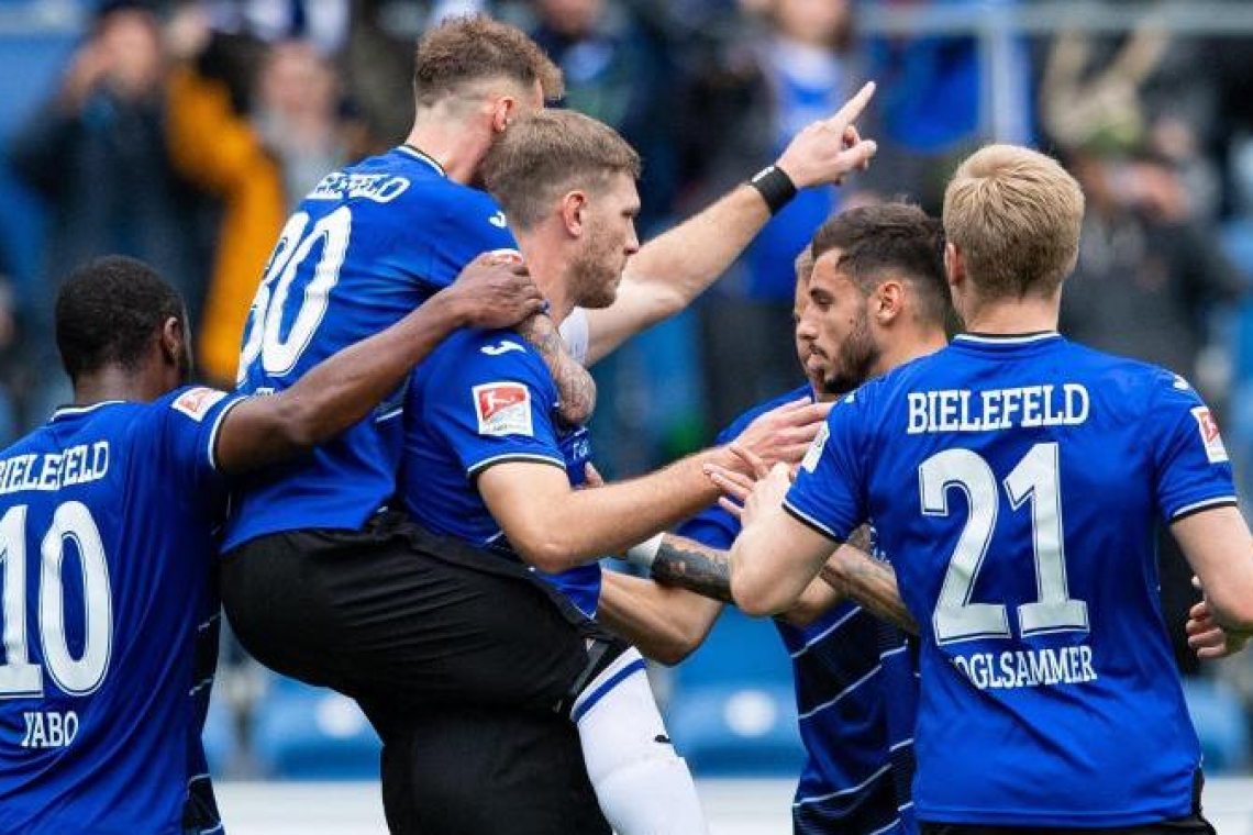 Μπίλεφελντ-Αννόβερο (14:30) ΜΠΟΥΝΤΕΣΛΙΓΚΑ 2