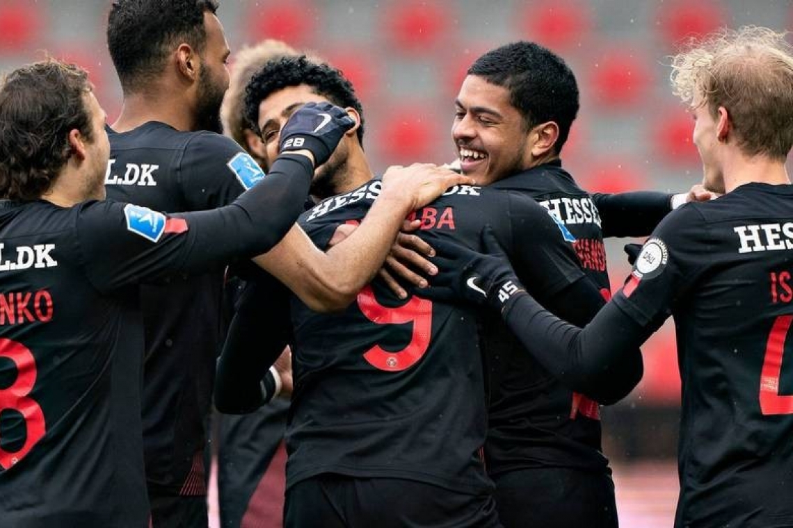 ΔΥΑΔΑ ΜΕ ΓΚΟΛ 